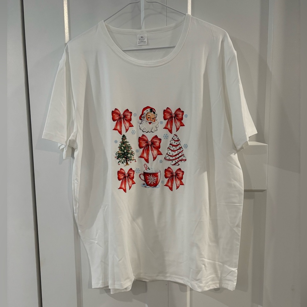 🍁Christmas  t-shirt NWOT